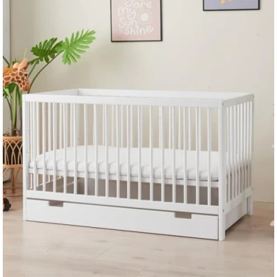 Abbildung von Alavya Home® Babybett TOBI I Das Beste für Kleine Babys 9 fach höhenverstellbarer EN 716 1, 60x120 mit Matratze und Schublade Gitterbett aus Buchenholz