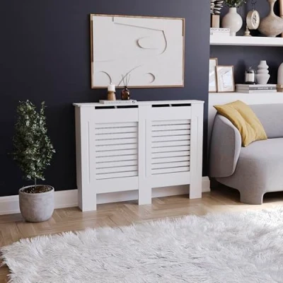 Abbildung von Vida Designs Milton Heizkörperabdeckung, moderner weiß lackierter MDF Schrank, mittelgroß (H: 82 / B: 111 T: 19 cm)