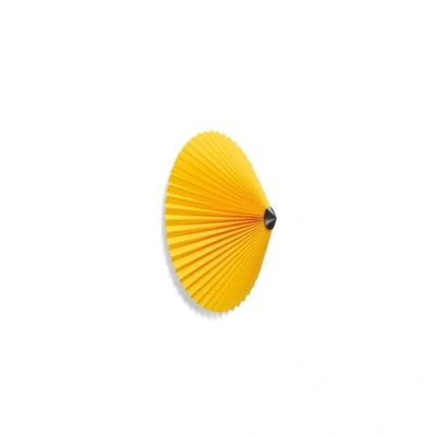 Abbildung von HAY Matin Flush Mount 380 Deckenleuchte gelb