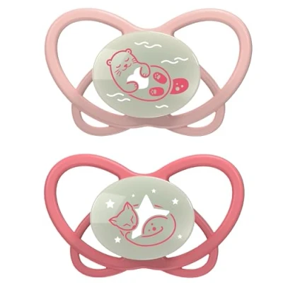 Abbildung von NIP Butterfly: Haut &amp; zahnfreundlicher Leuchtschnuller, flacher Sauger, weich flexibel, Scheibe extra leicht luftdurchlässig, BPA frei, nachhaltig, mit Box, 5 18 Monate, Rosa/Rot