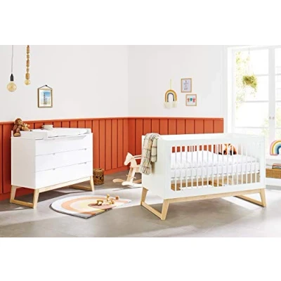 Abbildung von PINOLINO Babyzimmer Möbel Spar Set für Kinderzimmer Bridge breit, Kinderbett und Wickelkommode, skandinavisch, weiß
