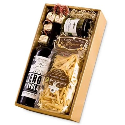Abbildung von Geschenkbox I Geschenkset Romantisches Abendessen zu Zweit (Pasta di Gragnano, Rotwein, Pesto, Tartufi) mit italienischer Feinkost