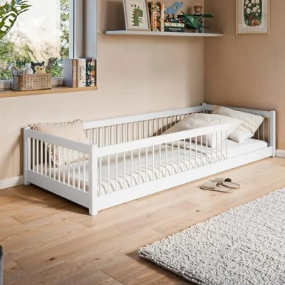 Abbildung von Kinderbett Bodenbett 90x200 cm Bett mit Rausfallschutz &amp; Lattenrost Montessori Bed Gitterbett Kinder Jugendbett Einzelbett optional Matratze weiß Design Kiefer Holz massiv Junge Mädchen