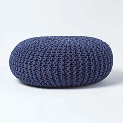 Abbildung von Homescapes Pouf Strickpouf rundes Bodenkissen, Sitzpouf 70 x 23 cm, gepolsterter Sitzhocker, Sitzpuff/Puff mit grob gestricktem Bezug aus 100% Baumwolle, Strickpuff, blau/Marineblau