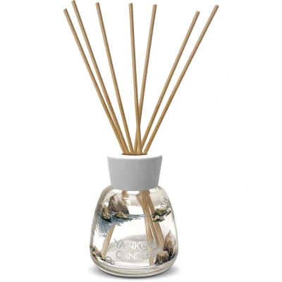 Abbildung von Yankee Candle Signature Diffusor mit Rattanstäbchen Amber &amp; Sandalwood 100ml bis zu 10 Wochen Duft Recycelbare Verpackung Perfekte Geschenke für Frauen
