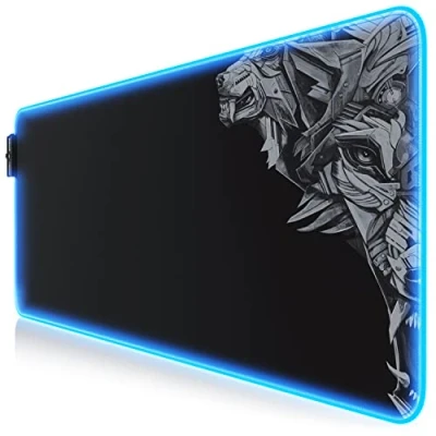 Abbildung von TITANWOLF RGB Gaming Mauspad LED Schreibtischunterlage 800x300 mm XXL Mousepad Multi Color 11 Beleuchtungs Modi 7 Farben Plus 4 Effektmodi abwaschbar