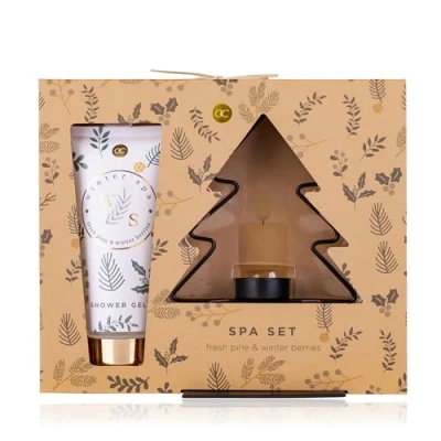 Abbildung von Geschenkset Kerzenständer der Marke Accentra, ideal für Damen Badeset Winter SPA in Geschenkbox, inkl. 200ml Duschgel, Baumform, Duft: Fresh Pine &amp; Berries