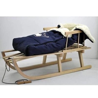 Abbildung von Holzschlitten Kinderschlitten aus Buchenholz Rückenlehne inkl. Zugseil + Winterfußsack Schlittensack 40 x 90 cm Fußsack Schlitten Metallkufen Dunkel Blau