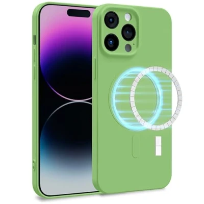 Abbildung von MyGadget Hülle für Apple iPhone 14 Pro Max [ kompatibel mit MagSafe ] Zweilagige Handyhülle Kameraschutz Cover Innenfutter &amp; Silikon außen Grün