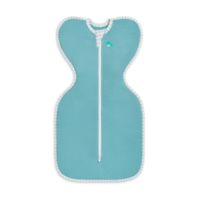 Abbildung von Love To Dream Swaddle Up Ecovero, Kuscheliger Schlafsack, Neugeboren (2,2 3,5kg), aus nachhaltigem Ecovero Gewebe, Perfektes Must Have für Babys, Arme hoch Position längeren Schlaf, Marine