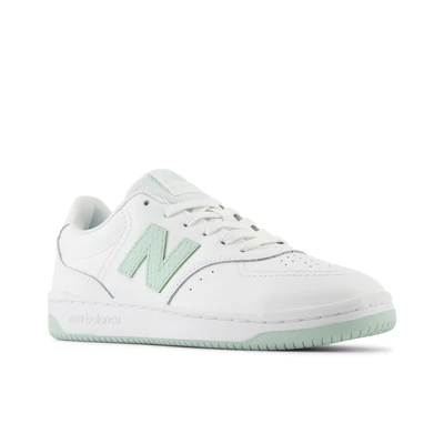 Abbildung von New Balance BBW80 Sneaker von dem 550 inspiriert