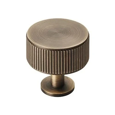 Abbildung von Fingertip Designs Möbelknauf &quot;Lines&quot; Radio Antik Messing