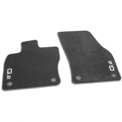 Abbildung von Audi 81B061275BMNO Fußmatten Premium Velours Textilfußmatten 2X Stoffmatten vorn, mit Q2 Schriftzug