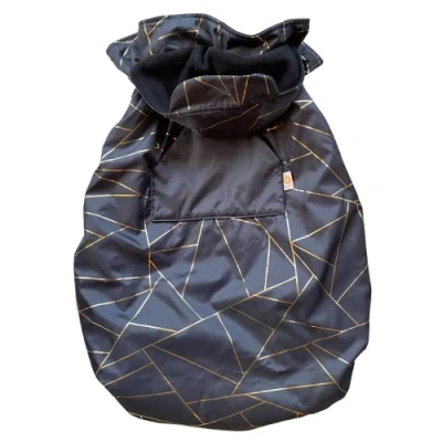 Abbildung von Bundle Bean Babywearing: Wasserfester Wetterschutz für Tragetuch und Babytrage Gold geometrisch