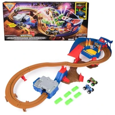 Abbildung von Monster Jam, Supercharge Speedway Spielset, mit den Trucks Megalodon und EL Toro Loco im Maßstab 1:64, actiongeladene motorisierte Stunt Strecke Rampen, Beleuchtung viel Zubehör, ab 3 Jahren