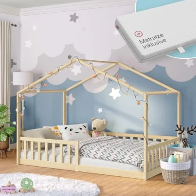 Abbildung von Bellabino Kinderbett Bia 120x200 cm, Hausbett Kinder inkl. Matratze, Rausfallschutz und Rolllattenrost, Montessori Bodenbett Natur aus Massivholz Kiefer