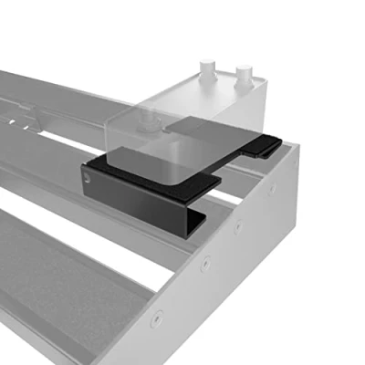 Abbildung von D&#039;Addario XPND Pedalboard Riser Elevate Pedal für Gitarren erhöht 1 Zoll auf dem eingebaute Aussparung Kabelführung passt