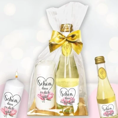 Abbildung von Geschenkset Piccolo Beerenperlwein &amp; Kerze &quot;Schön das es dich gibt&quot; kreatives Geschenk für Frauen, Muttertag, Geburtstag Sekt hochwertige Stumpenkerze, Kleinigkeit zum Genießen