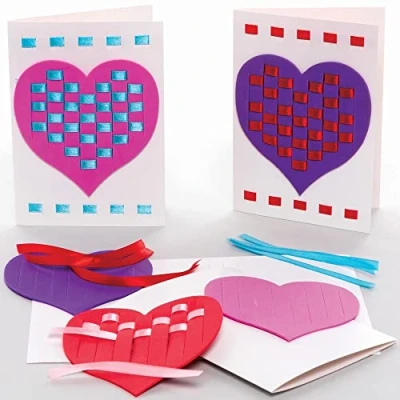 Abbildung von Baker Ross Herz Webe Bastelsets 6er Pack, Karten Basteln für Kinder (FC451)