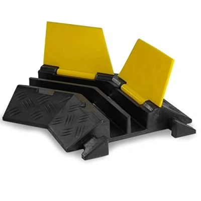 Abbildung von Winkelstück Kabelbrücke 2 Kanäle Rechtsführend Hartgummi/Polyethylen Belastbar bis 8 Tonnen Maße: 4,5x24 cm Schwarz/Gelb