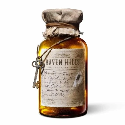 Abbildung von Raven Hills Gin 0,5l. 44% tauche in die mystische Welt von 1892 England ein inkl. BOTTLEROCKET Untersetzer und mysteriösem Umschlag