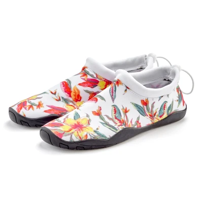 Abbildung von LASCANA Badeschuh Aquaschuh, Slipper, Wasserschuh ultraleicht und schnelltrocknend VEGAN