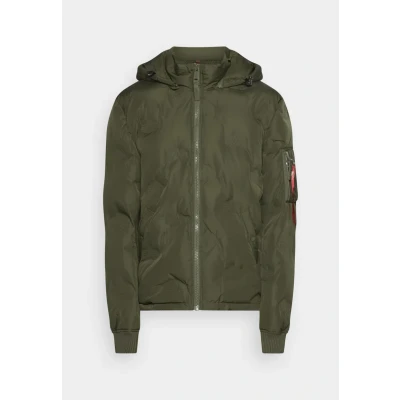 Abbildung von Alpha Industries Hooded LOGO Puffer Winterjacke, Herren, Größe: XL, Dark olive