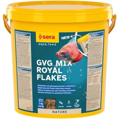Abbildung von sera GVG Mix Nature 10l (2 kg) der Leckerbissen aus Flocken &amp; Futtertieren für mehr Abwechslung, Flockenfutter fürs Aquarium, Fischfutter mit hoher Verwertbarkeit, somit weniger Algen