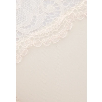 Abbildung von Nuance Slip, aus weichem Microtouch Material mit Spitzeneinsätzen, Basic