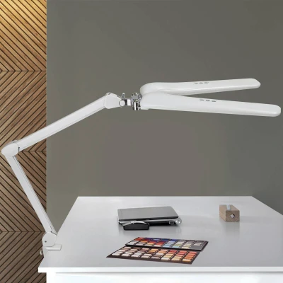 Abbildung von MAUL LED Arbeitsleuchte MAULcraft duo Dimmbare Klemmlampe mit 6.500 Kelvin Lampe 2 flexiblen Leuchtköpfen Tageslichtlampe für Büro, Modellbau, Werkstatt Weiß
