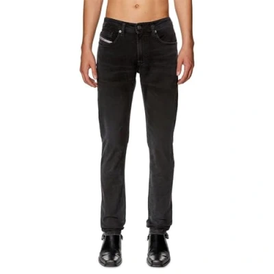 Abbildung von Diesel Herren 1979 Sleenker Jeans, Caviar, 40W / 30L