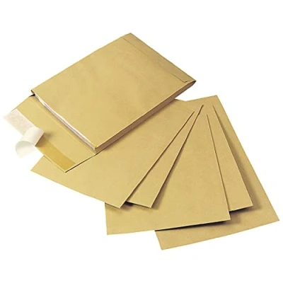 Abbildung von Q Connect KF3526 Versandbeutel mit Seitenfalten, 100 Stück, 305 x 254 25 mm, Haftklebung, Manila braun
