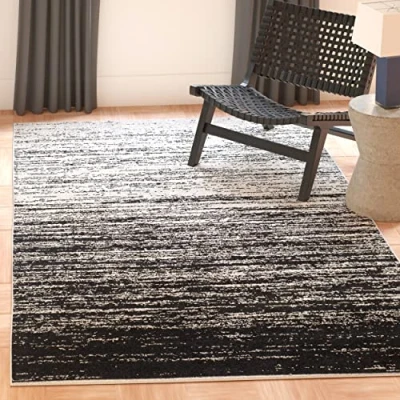 Abbildung von SAFAVIEH Modern Teppich für Wohnzimmer, Esszimmer, Schlafzimmer Adirondack Collection, Kurzer Flor, Silber und Schwarz, 91 X 152 cm
