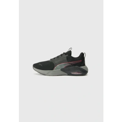 Abbildung von Puma NOVA Unisex Trainingsschuh, Größe: 42, Black/cool dark gray/team regal red Schuhe