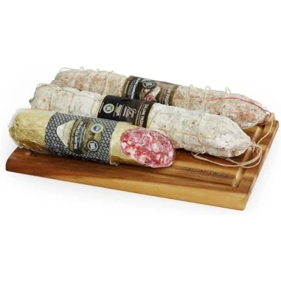 Abbildung von Passione Salame Trio Salumi Pasini® Geschenkplatte Campagnolo Salami 600g + Gran Filetto 700g Felino g.g.A. Salamischeibe 350g Schneidebrett aus Akazienholz im Lieferumfang enthalten