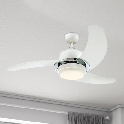 Abbildung von 73040 Simone, moderner 122 cm LED Deckenventilator mit Beleuchtung von Westinghouse Lighting, Ausführung in Weiß Akzenten gebürstetem Nickel, Opalmilchglas