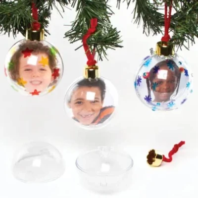 Abbildung von Baker Ross Foto Weihnachtskugeln groß und durchsichtig (4 Stück)