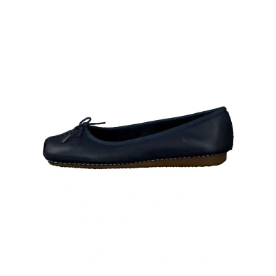Abbildung von Clarks Damen Freckle Ice Ballerinas, Blau, 38 EU
