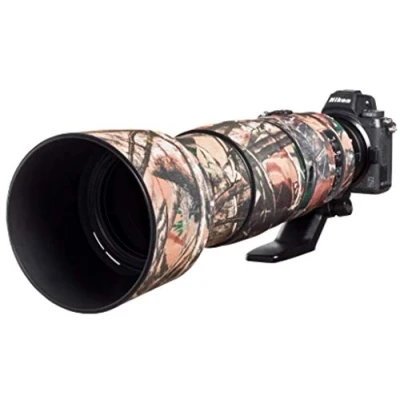 Abbildung von easyCover Lens Oak Objektivschutz Schutz für Ihr Kameraobjektiv Geeignet Nikon 200 500mm f/5.6 VR Wald Camouflage