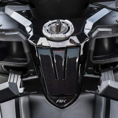 Abbildung von labelbike 3D Gel Harz Aufkleber Dekoration und Schutz des Motorrad Zündschlüsselbereichs kompatibel mit KYMCO AK 550 Scooter
