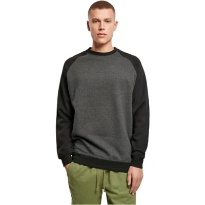 Abbildung von Build Your Brand Men&#039;s BY076 Raglan Crewneck Sweater, cha/blk, S