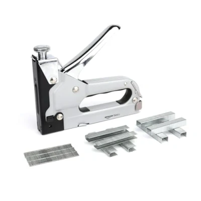 Abbildung von Amazon Basics Strapazierfähiger Handtacker, 3 in 1 Tackerpistole mit 600 Heftklammern, für Polstermöbel, Hausreparatur, Tischlerei, Dekoration und Reparatur von Möbeln, Schwarz