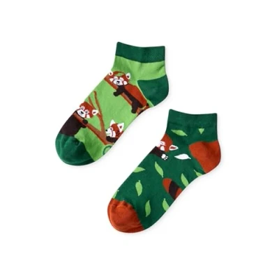 Abbildung von Dedoles Socken Unisex Damen Herren &amp; Kinder Baumwolle viele lustige Designs 1 Paar Geschenk links rechts verschieden, Farbe: Grün, Motiv: Roter Panda (Knöchelsocken), Gr. 35 38
