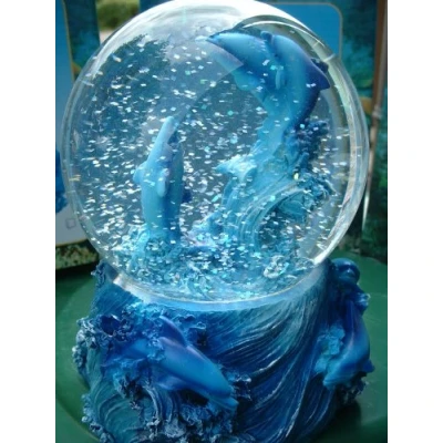 Abbildung von Geschenkestadl Grosse Schneekugel Delfin Delphine