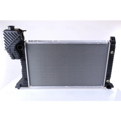 Abbildung von NISSENS 62686A Kühler, Motorkühlung Aluminium 680 409 40 Kühlrippen gelötet MERCEDES BENZ: Sprinter 3 T Kastenwagen, Bus