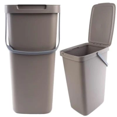 Abbildung von KADAX Abfallbehälter mit Deckel und Griff, Abfalleimer aus Plastik, Mülleimer für die Mülltrennung, Rechteckiger Abfallsammler Klappdeckel (Braun, 20L)