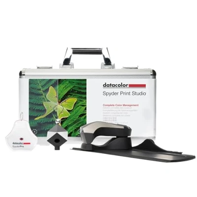 Abbildung von Datacolor Spyder Print Studio Kit Farbmanagement Set mit Print, SpyderPro und Cube Toolkit für Fotografie, Bildbearbeitung Druck Komplettset in stabilem Metallkoffer