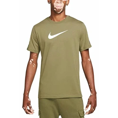 Abbildung von Nike Herren NSW Repeat T Shirt, Medium Olive/White, XXL