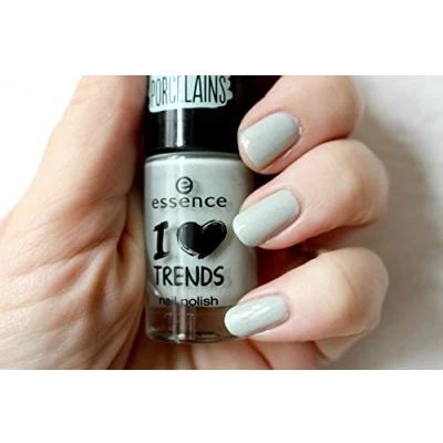 Abbildung von Essence &quot;The Porcelains&quot; I Love Trends Fashion Nagellack für eine unwiderstehliche Maniküre mit Porzellaneffekt, Nr. 50 Make Up Your Mint, 8 ml, 0,27 fl.oz