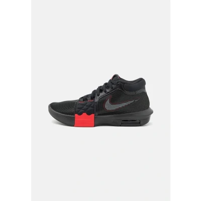 Abbildung von Nike Performance Lebron Witness 8 Basketballschuh, Herren, Größe: 45.5, Black/white/university red Textil